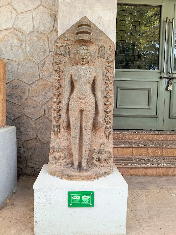 Thirthankar Mahavir Idol